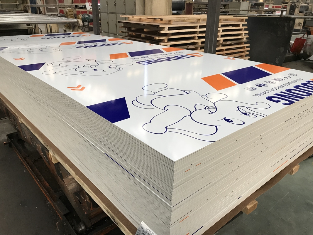 FR B1 A2 ACP Fabricação de painéis compostos de alumínio de desenho de Alucobond para revestimento, parede de cortina, alças e decoração de interiores