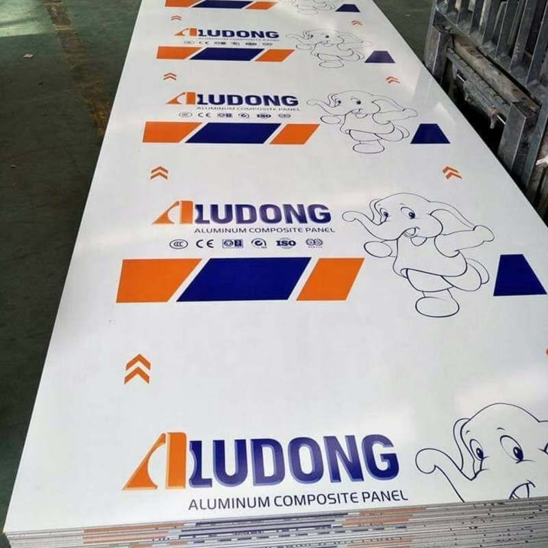 Painel de alumínio composto de núcleo PE inquebrável de 3 mm branco brilhante ACM ACP para Materiais de Construção