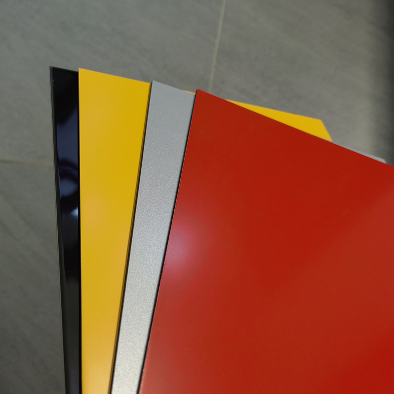 Painel composto de alumínio de filme protetor com alto brilho e espessura de bobina de alumínio de 0,022 mm a 0,050 mm