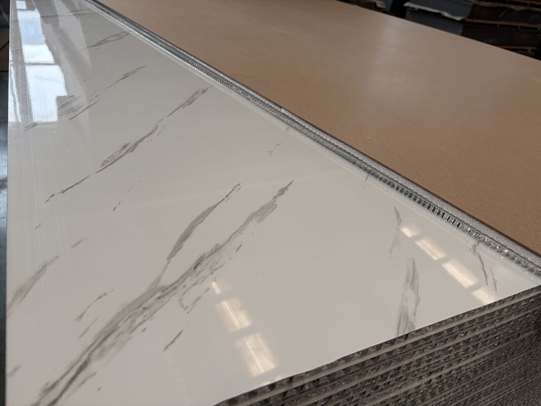 Painel de honeycomb de alumínio para tectos, telhados, revestimentos de paredes interiores e exteriores