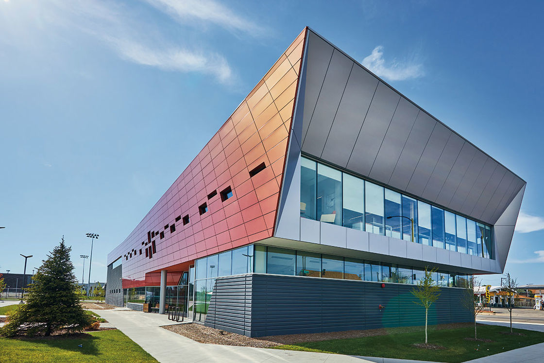 Painel de alumínio com revestimento em PE ACP leve e elegante de alta brilho para construção contemporânea