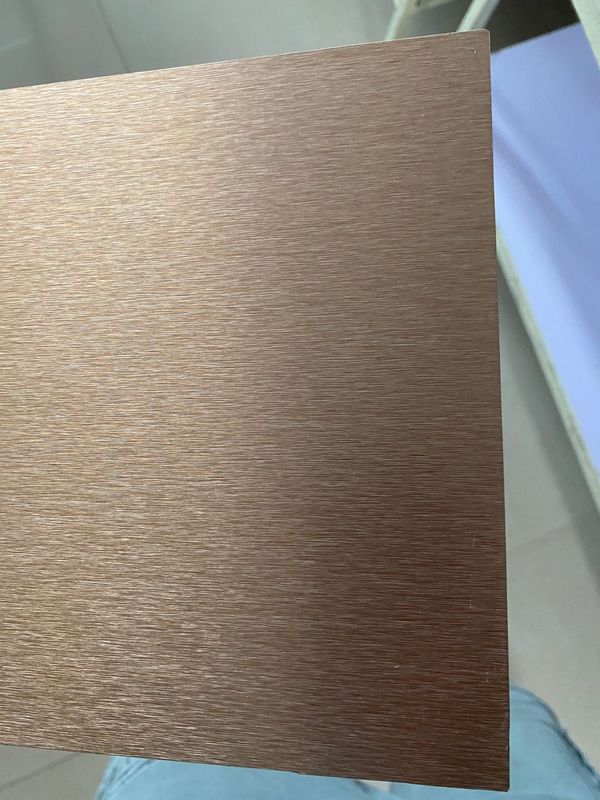Melhore a estética do seu edifício com painel composto de alumínio escovado