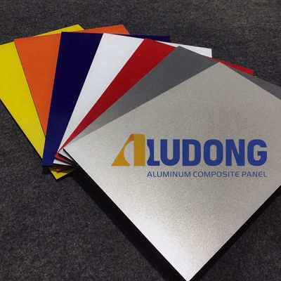painel composto de alumínio de 4mm PVDF para a fachada exterior, revestimento de construção