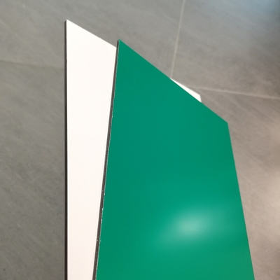 O revestimento cobre o painel composto de alumínio ACP de PVDF para a parede de cortina 0.30mm x 0.30mm