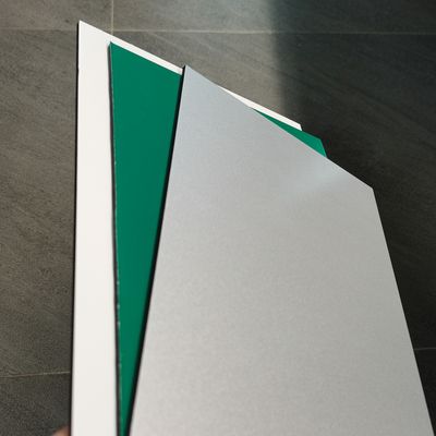 Painel composto de alumínio 1220mm do PE do ACP para a decoração da parede de cortina das folhas do revestimento
